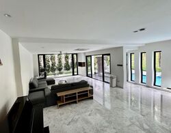 Eng Kong Park (D21), Terrace #558171181